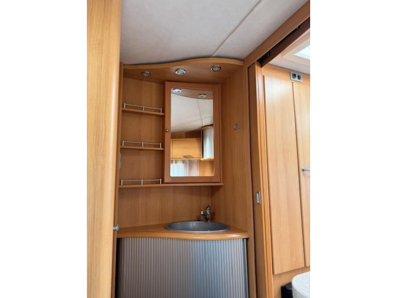 TEC Travel King 460 TDF Mover, Voortent fransbed  foto: 12