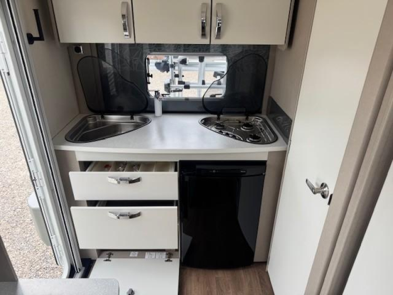 Swift Mondial 370 SE mover unico verona luifel  foto: 13