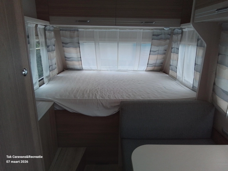 Dethleffs C'Joy 420 QSH Compleet met dwars bed  foto: 1