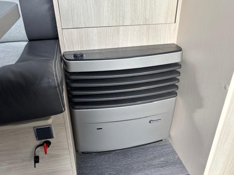 Caravelair Antares Style 470 mover, luifel, fietsenrek  foto: 19