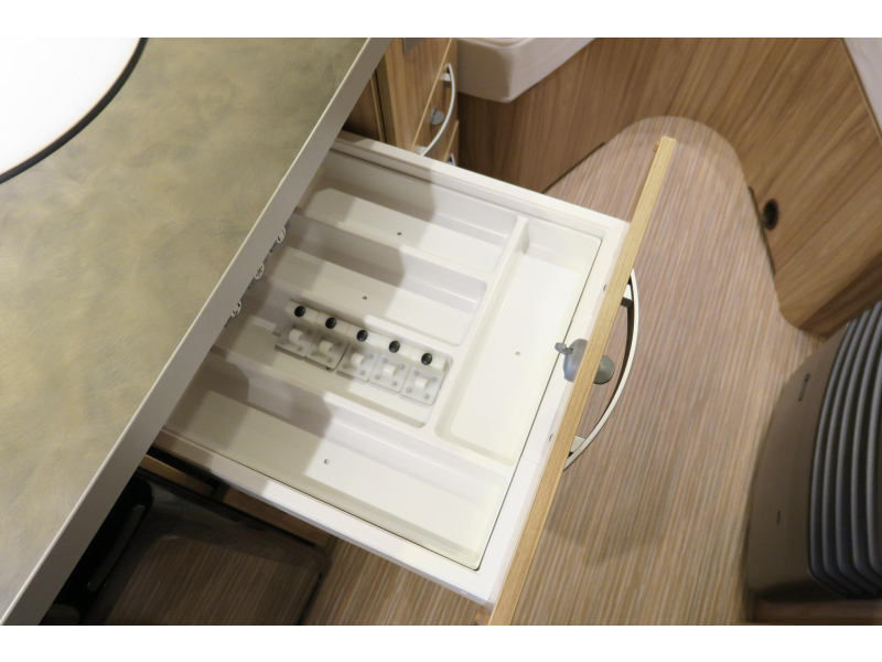 Eriba Nova Light 442 VLOERVERW.+MOVER+VOORTENT  foto: 15