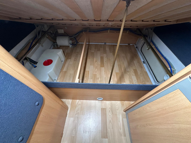 Knaus Südwind 450 TU foto: 17