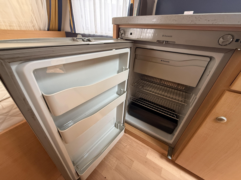 Knaus Sudwind Gold Edition 420 QD Treinzit Dwarsbed Mover  foto: 8