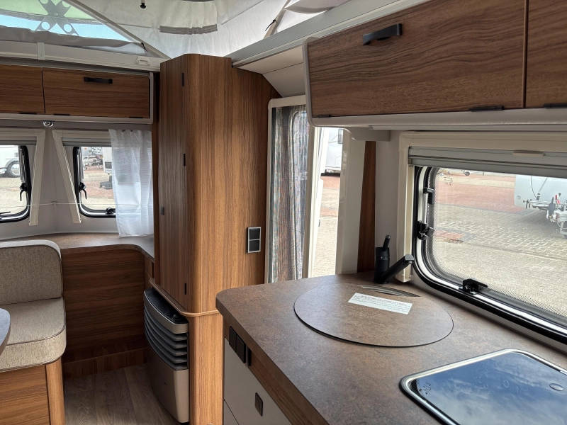 Eriba Touring 550 Legend Ventura Zilver  foto: 11
