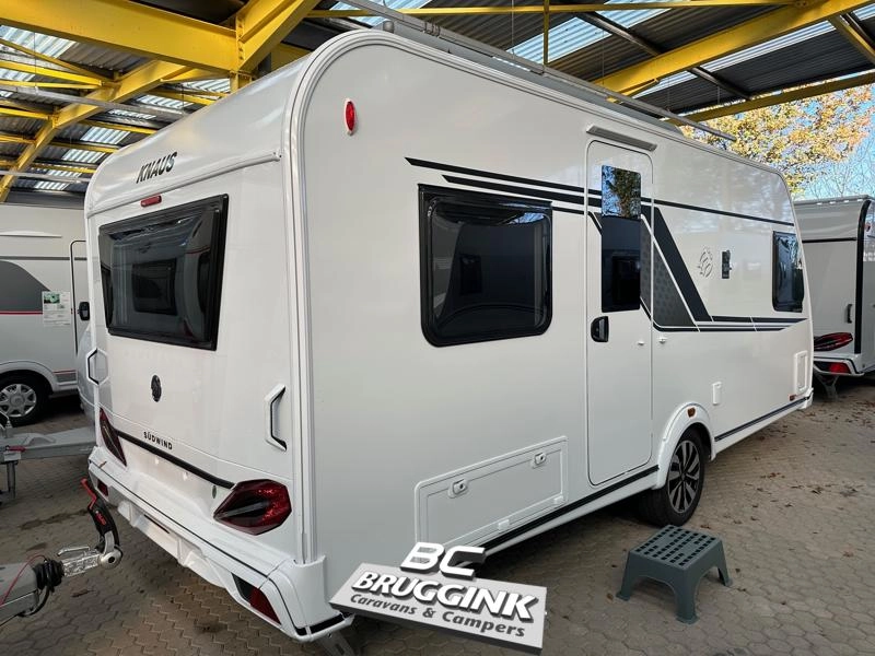 Knaus Sudwind Black Selection 500 FU Frans Bed Vloerverwarmin  foto: 1