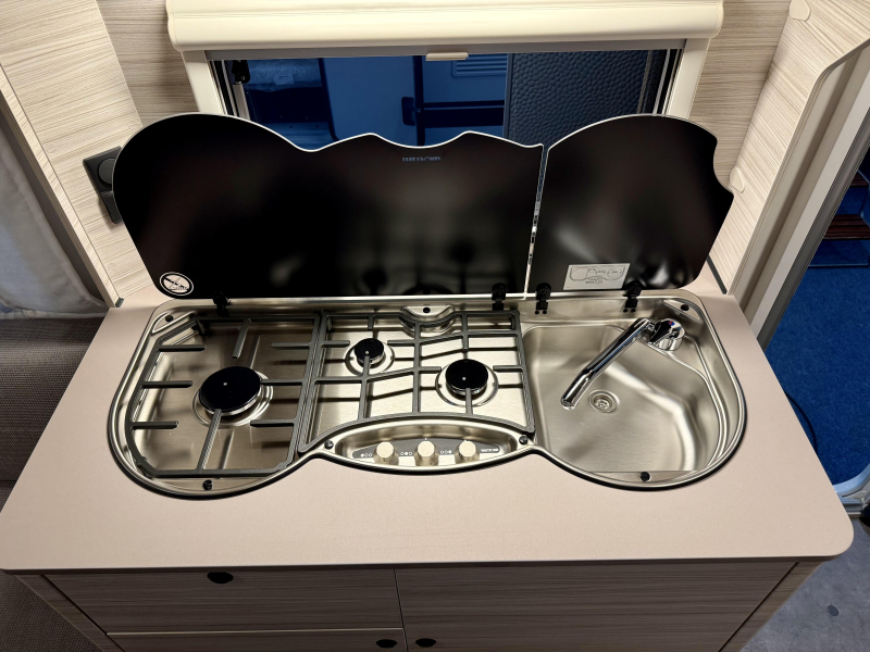 Dethleffs C'Joy Active 480 QLK stapelbed  foto: 20