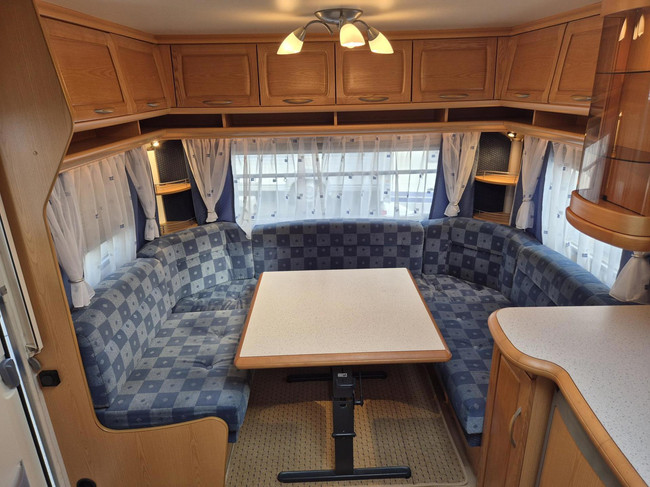Hobby PRESTIGE 560 Kingsize Bed + Voortent Nw type 2e eig. foto: 10