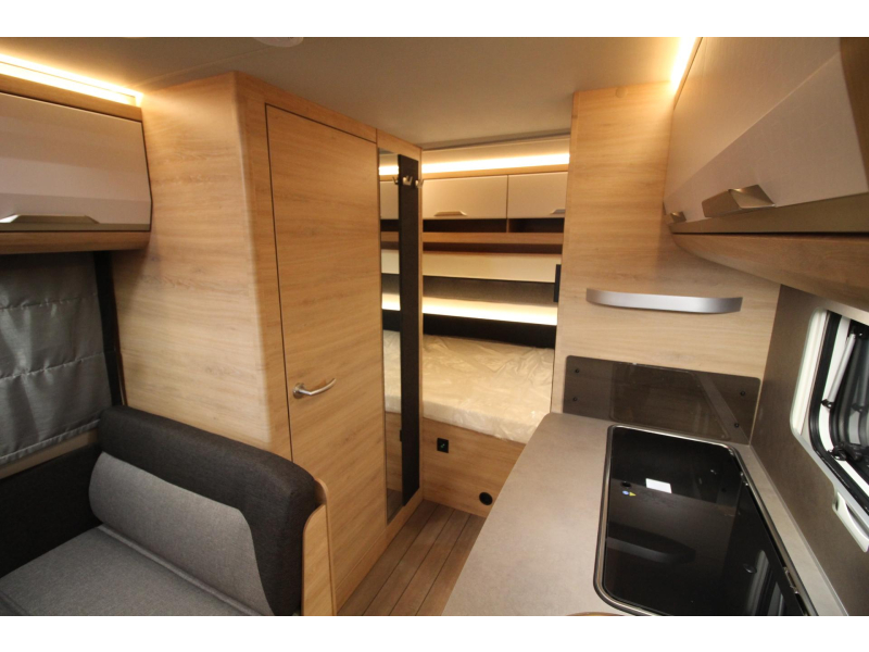 Knaus Sudwind Black Selection 420 QD Dwarsbed & Hoge koelkast!  foto: 7