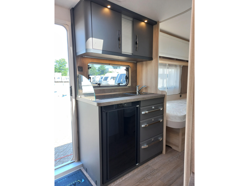 Hobby De Luxe 460 LU 1500kg  foto: 8