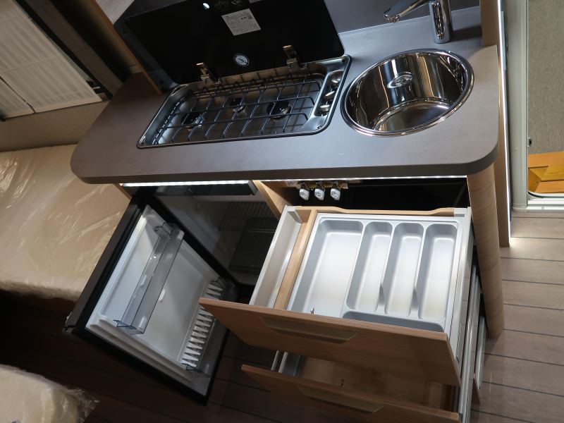 Knaus Sudwind Black Selection 500 EU !! BED VAN 217CM LANG !!!  foto: 14