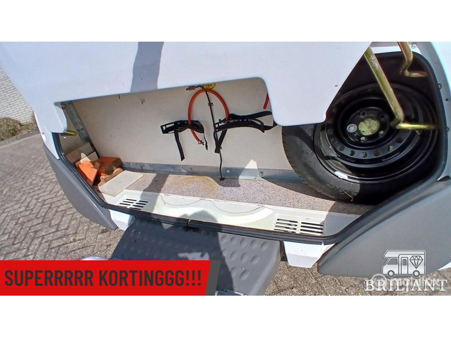Knaus W01500 caravan.. enkelebedden/rondzit