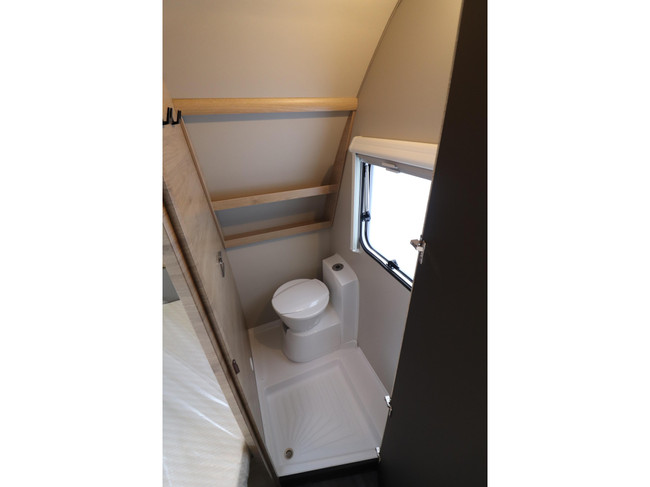 Weinsberg CaraOne Edition HOT 450 FU MODEL 2026 Frans Bed  927 foto: 11