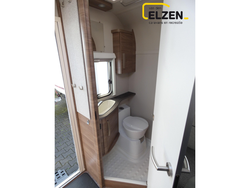 Knaus Sport Silver Selection 400 QD Mover, voortent, fietsdr.  foto: 15