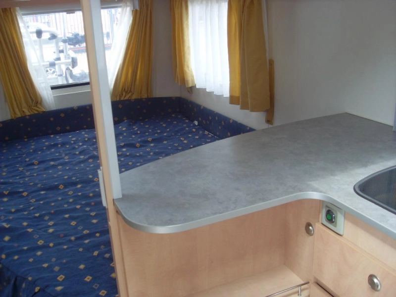 Kip Grey Line 47 TDB met Mover  foto: 14