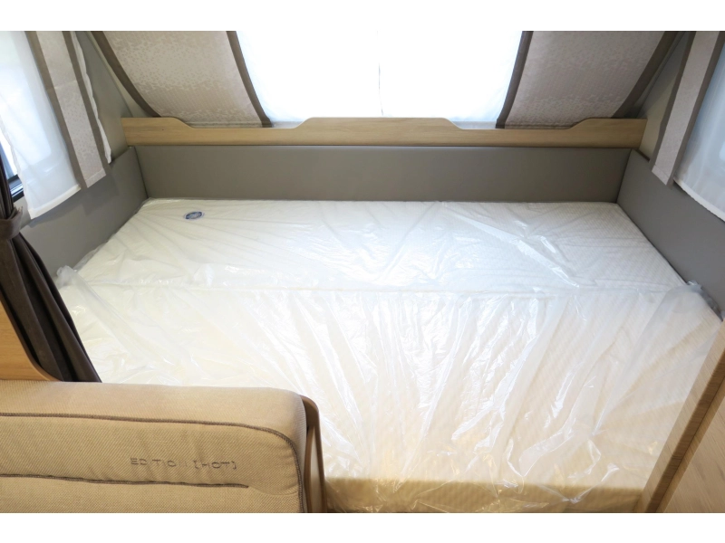 Weinsberg CaraOne Edition HOT 480 QDK Stapelbed vastbed treinz.  foto: 6