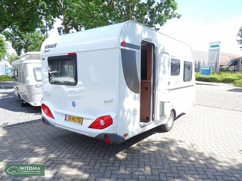 Knaus Sport 420 QD voortent luifel  foto: 17