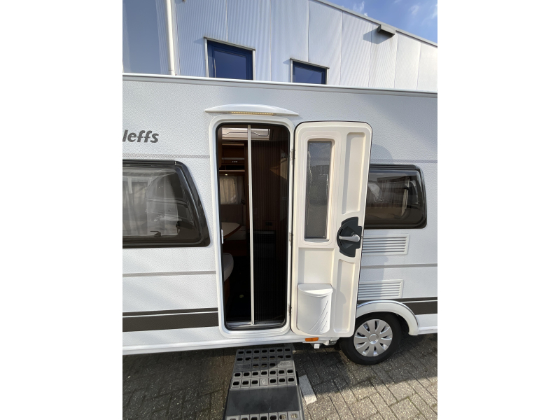 Dethleffs Nomad 470 ER ENKELE BEDDEN-NETJES  foto: 1