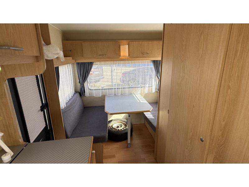 Home-Car Confort 42 2x zitgroep toiletruimte  foto: 1