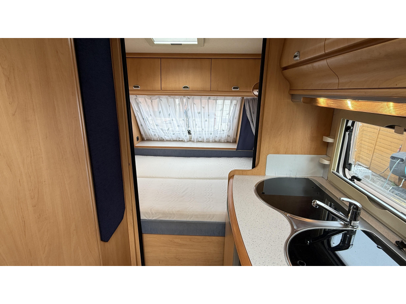 Hobby De luxe Easy 450 UF dwars bed rondzit toilet  foto: 10