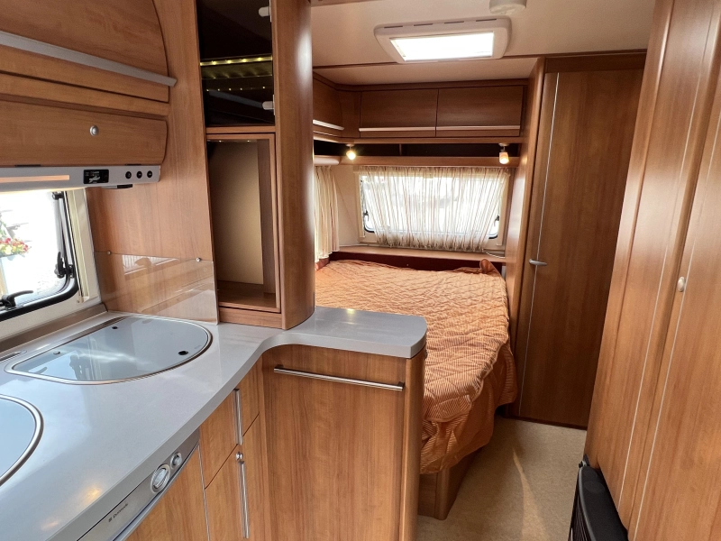 Fendt Bianco Classico 470 TFB frans bed rondzit toilet 