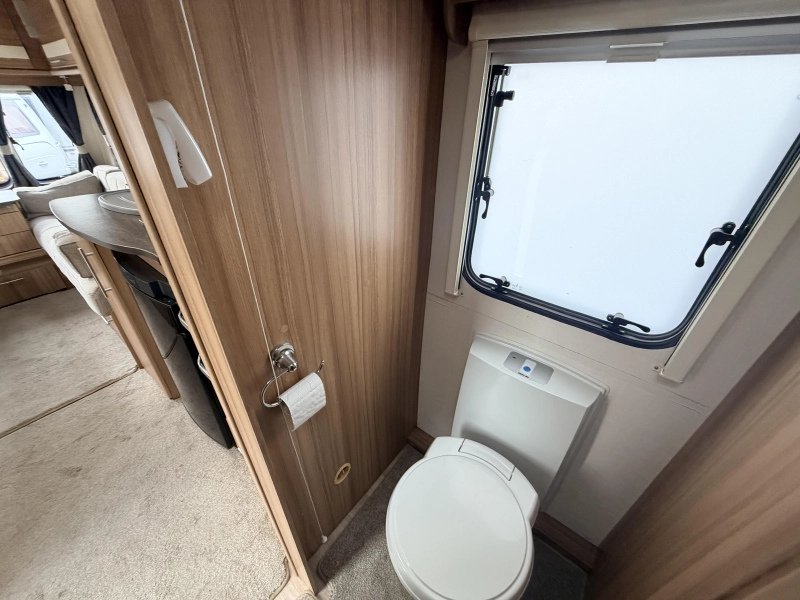 Elddis Crusader Solano 462 Mover voortent. Enkel bed  foto: 13