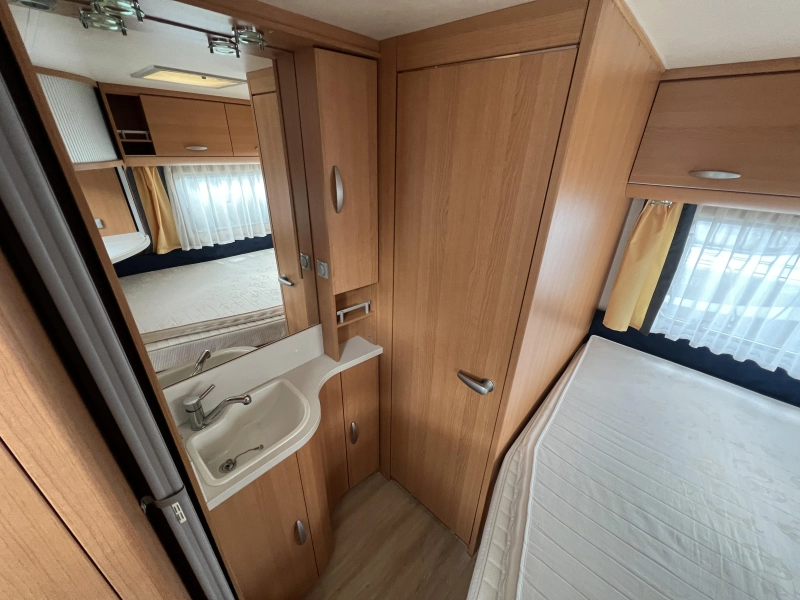 Knaus Sport Premium Line 450 FU Isabella Voortent Mover  foto: 8