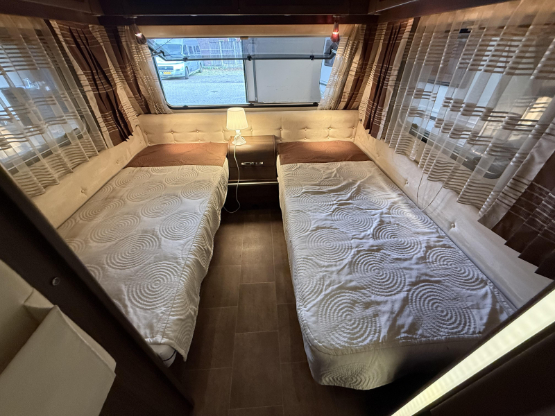 Bürstner Trecento 525 TL 2 BEDDEN RONDZIT TOPSTAAT  foto: 7