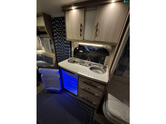 Hobby De Luxe Easy 460LU foto: 16