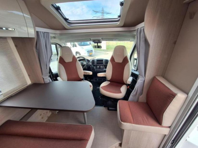 Bürstner Nexxo Van T 690 G LENGTE BEDDEN + BEARLOCK