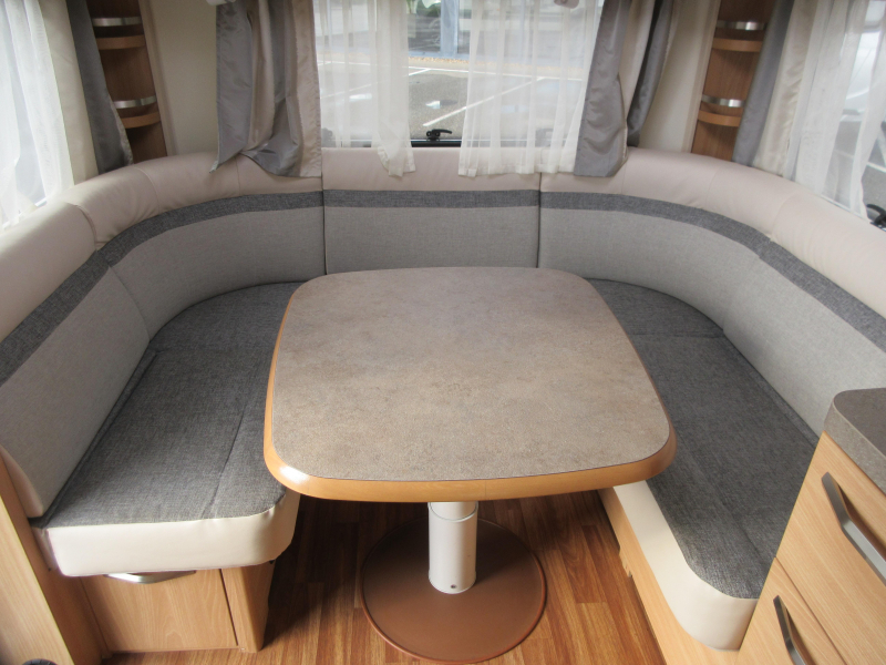 Knaus Sudwind 450 FU MOVER EN VOORTENT  foto: 10