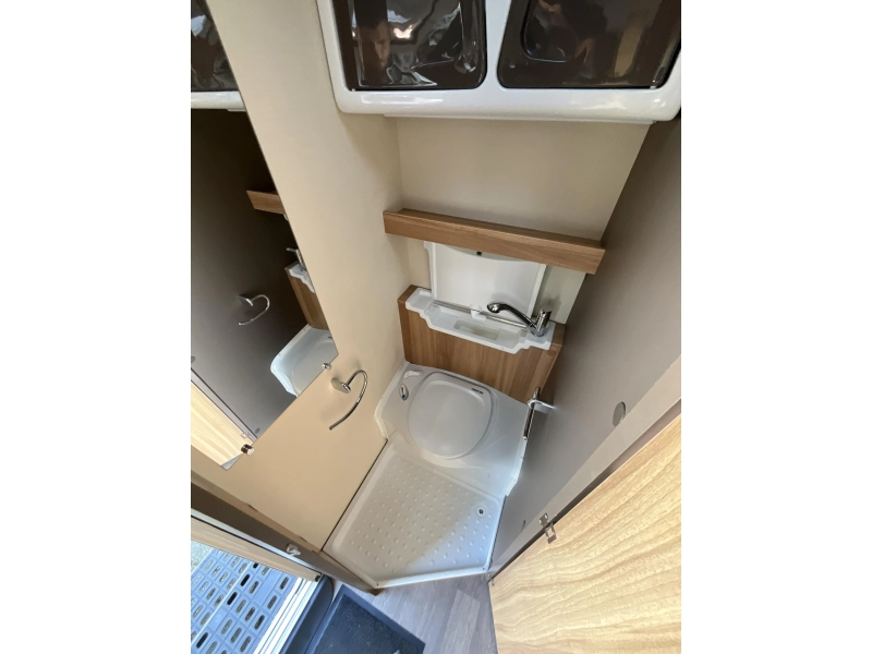 Caravelair Antares Style 390 VOORTENT-MOVER-LICHTGEW.  foto: 8