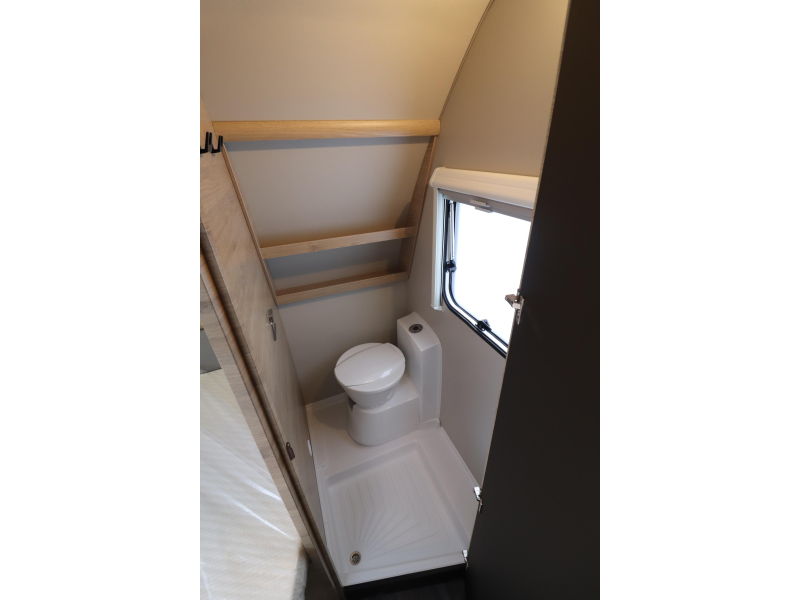 Weinsberg CaraOne Edition HOT 450 FU MODEL 2026 Frans Bed 927  foto: 11
