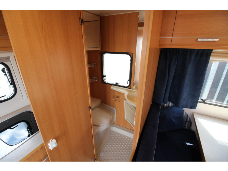 Caravelair Antares Luxe 420 Etuiluifel + zijwand(en)  foto: 13