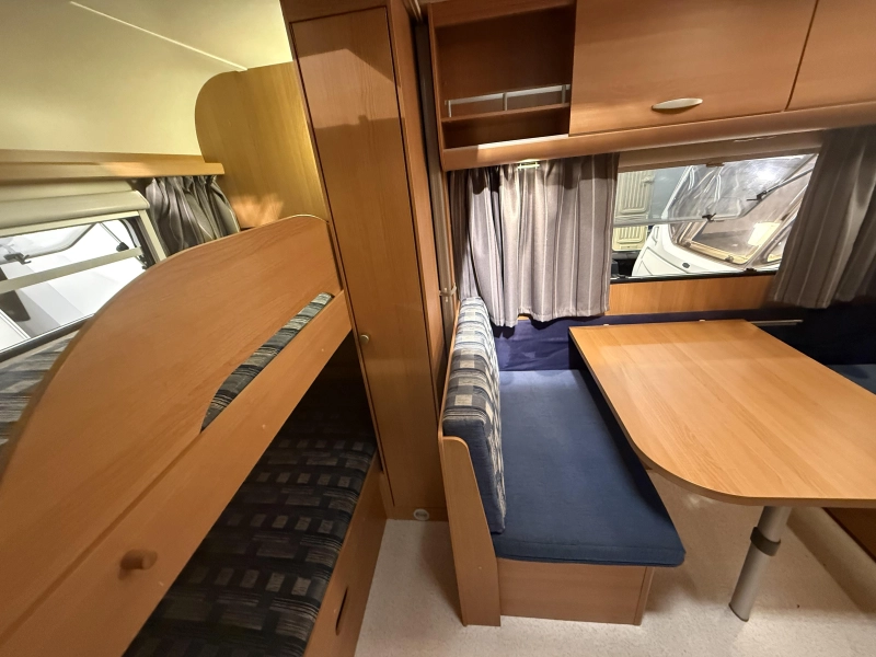 Knaus Sport 500 FDK STAPELBED VASTBED ZITJE  foto: 12