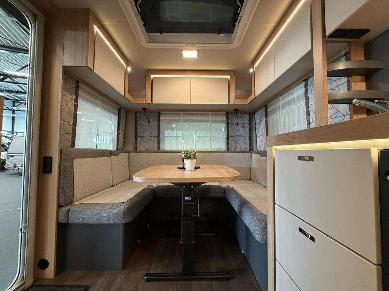 Knaus Sport 450 FU rondzit / fransbed  foto: 11