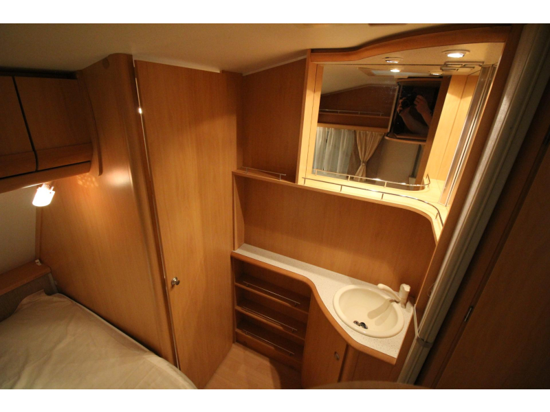 Beyerland Sprinter Sport 450 FB Mover,Voortent,Fietsenrek  foto: 9