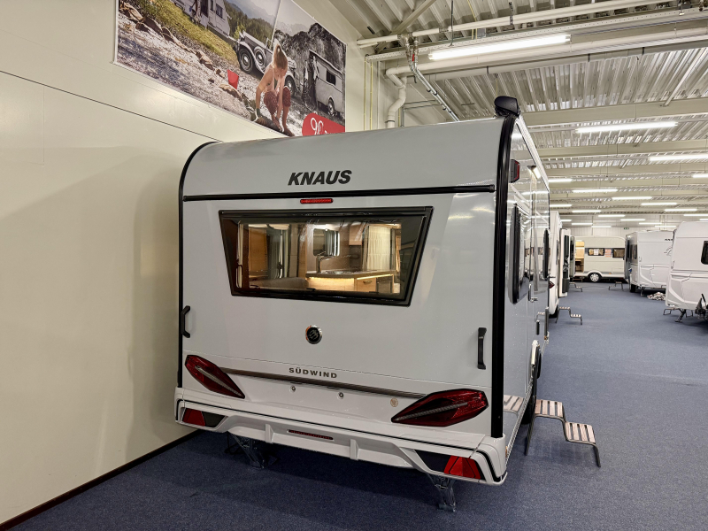 Knaus Sudwind Black Selection 450 FU model 2027  foto: 2