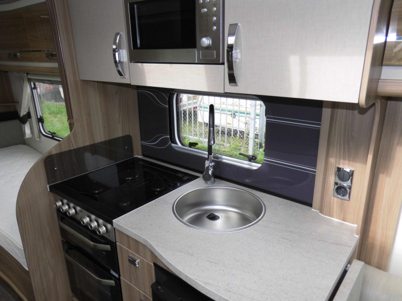 Sprite Cruzer 492 SR Mover, cassetteluifel!  foto: 3