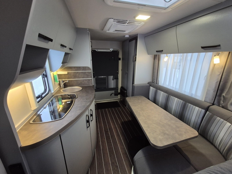 Knaus Sport en Fun 480 QL mover, airco, luchttent  foto: 12