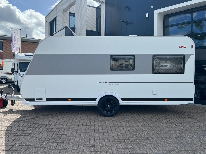 LMC Style 440 D DEMO 2027 Fransbed  foto: 18