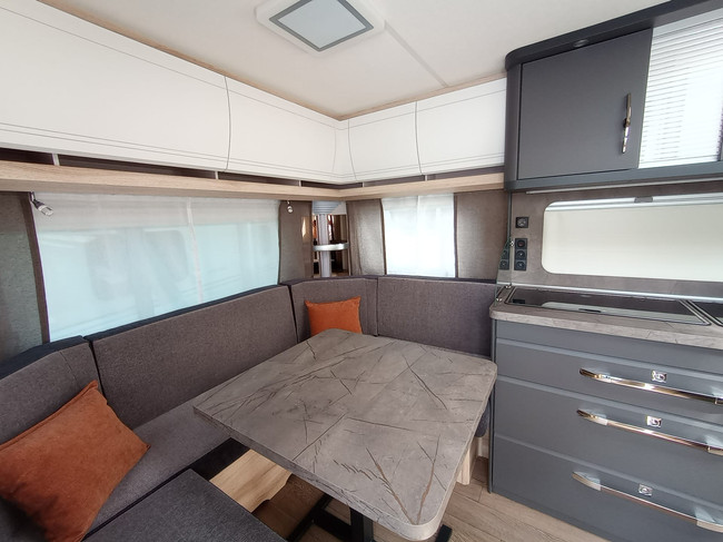 Hobby De Luxe 460 UFe