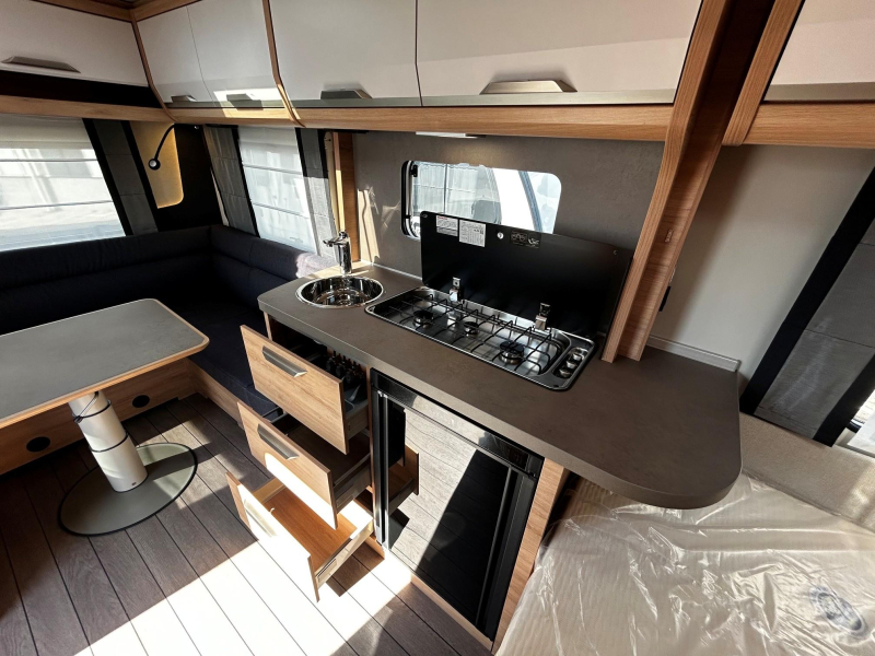 Knaus Sudwind Black Selection 450 FU Tijdelijk Voordeelpakket  foto: 6