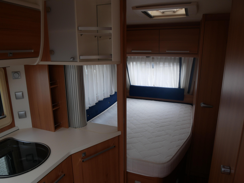 Knaus Sudwind 500 FU Voortent + cassetteluifel  foto: 10