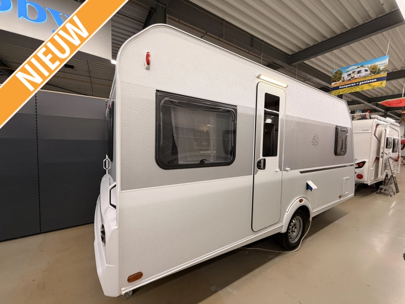 Knaus Sport 450 FU 1800 KG + Fransbed 