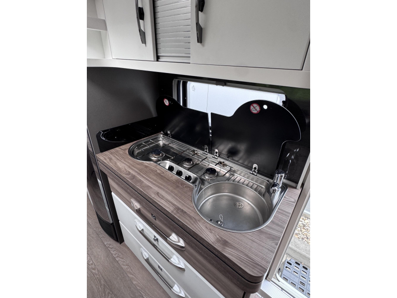 Hobby Excellent Edition 560 KMFE Voortent-mover  foto: 5