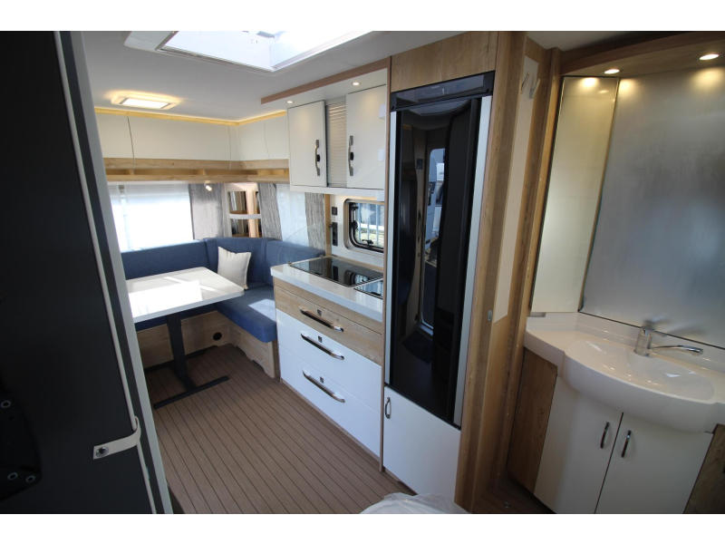 Hobby Excellent Edition 460 UFE Modeljaar 2027  foto: 11