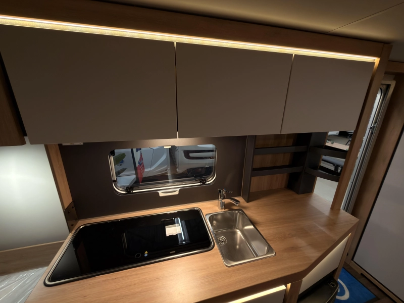 Knaus Sport Platinum 420 QD Platinum+1500KG+vloer  foto: 14