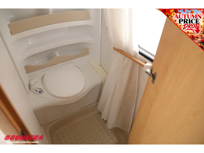 Hobby De Luxe 460 UFE Mover Luifel Fietsendrager Lengtebed Middenkeuken foto: 21