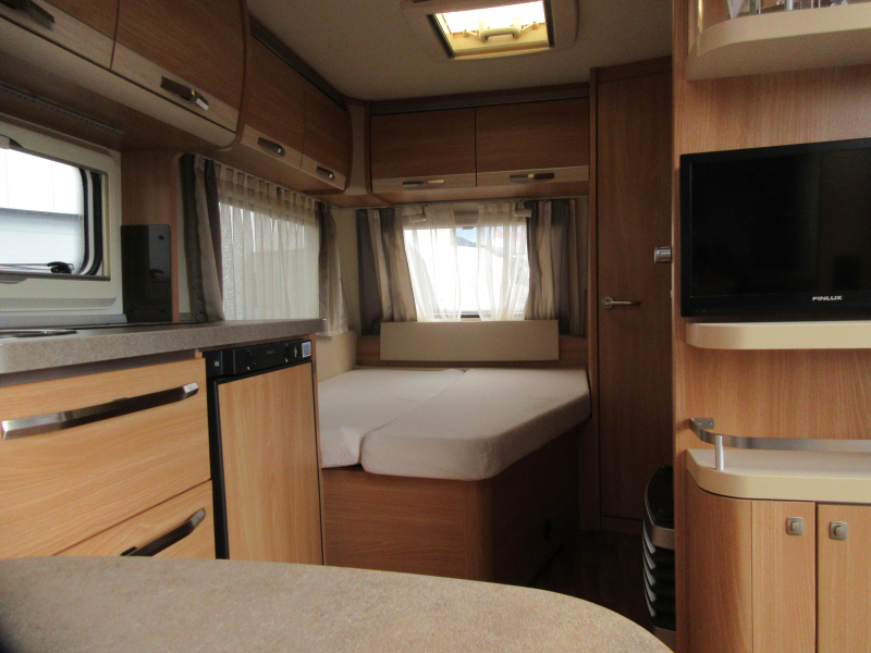 Knaus Sudwind 450 FU MOVER EN VOORTENT 