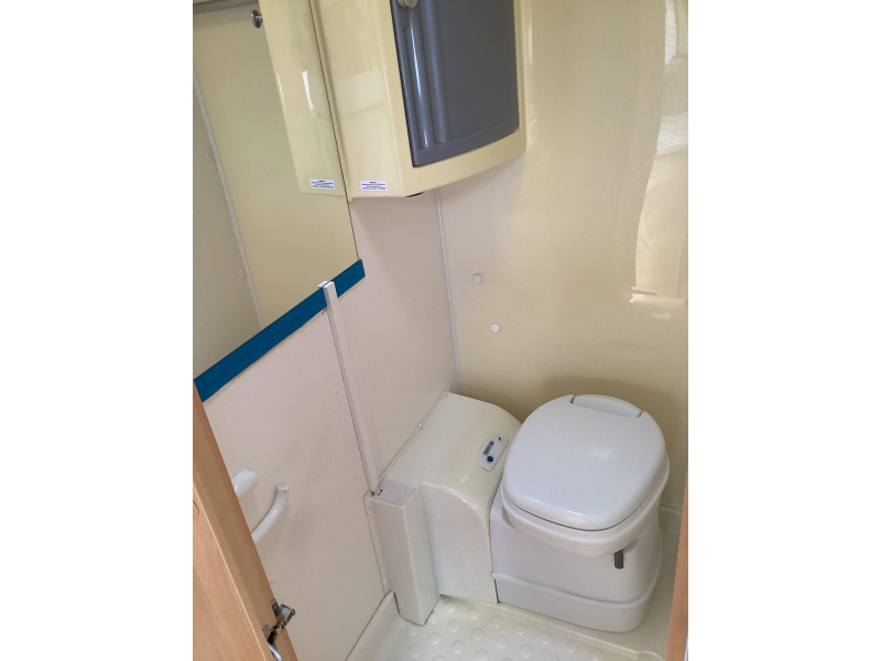 Dethleffs Camper 395 HK mover  foto: 11